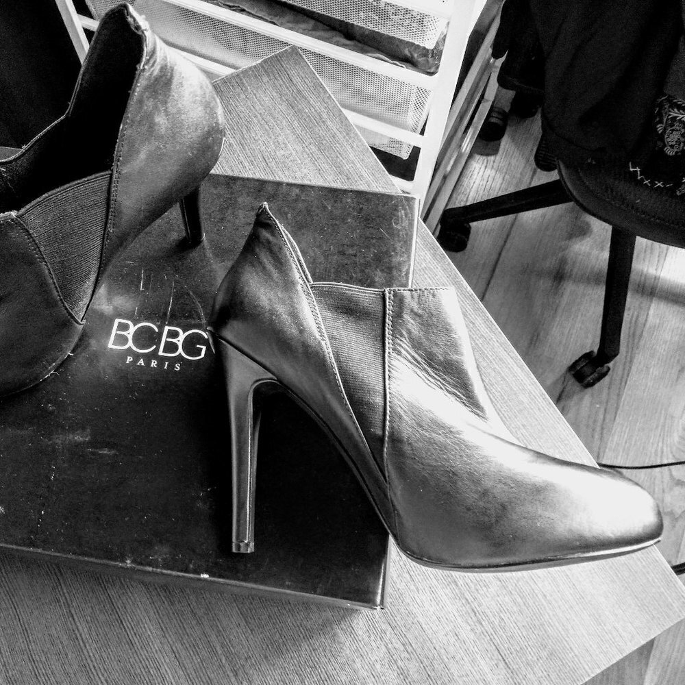 BCBG Paris Black Leather High Heels - 9M